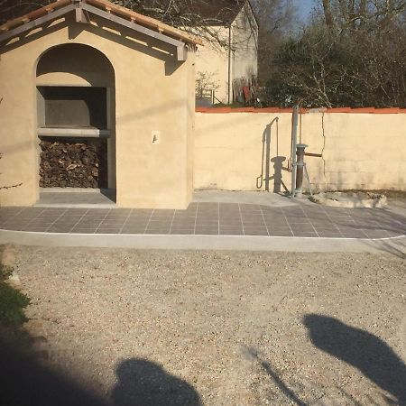 Superbe Gite A La Campagne Dans Le Bordelais Saint-Vivien-de-Blaye Exterior photo