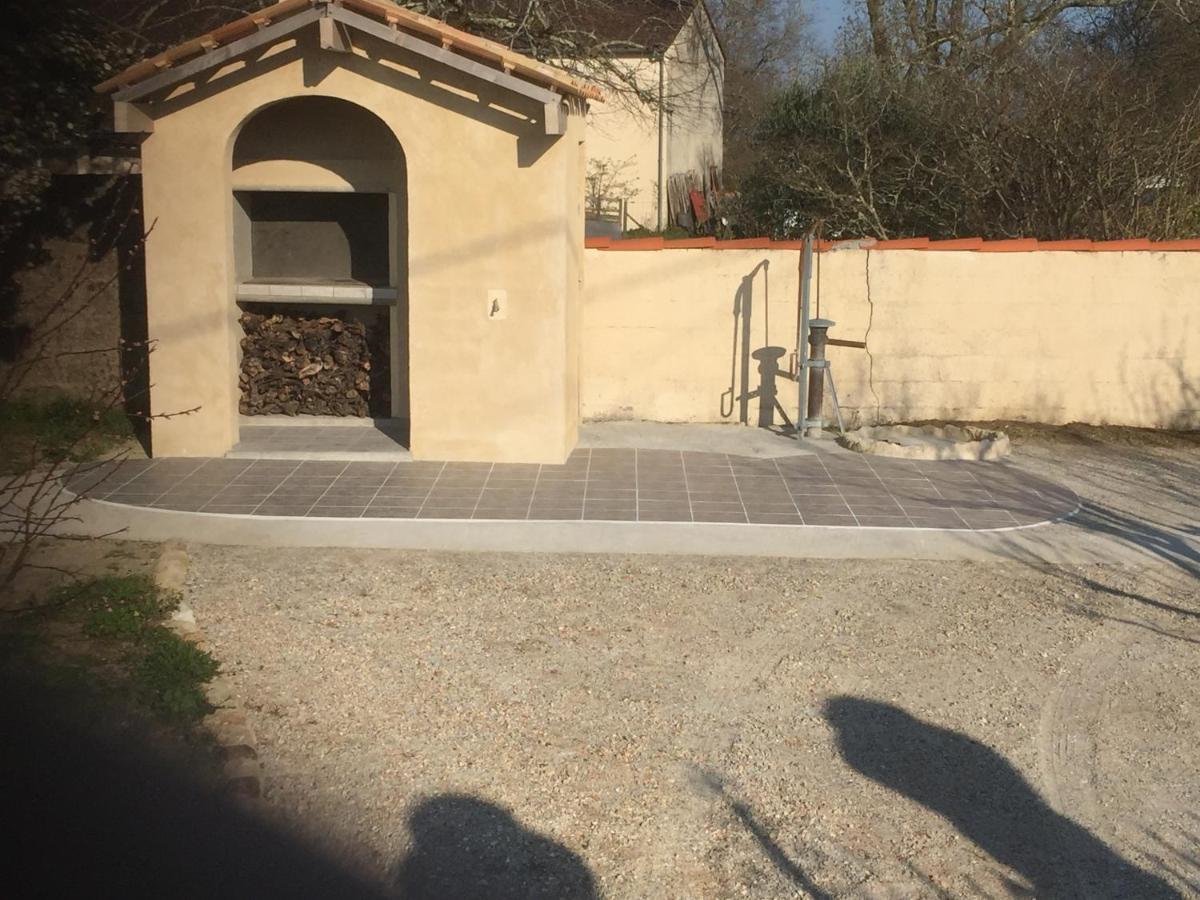 Superbe Gite A La Campagne Dans Le Bordelais Saint-Vivien-de-Blaye Exterior photo